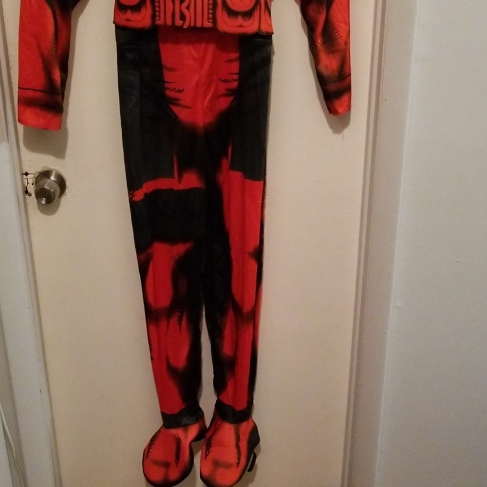 Deadpool Costume - Picture 3 of 3